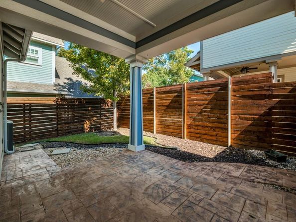 1621  Kyle Avenue , Dallas Texas 75208