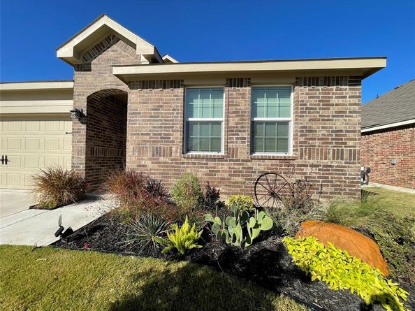 304  Texas Trail , Justin Texas 76247