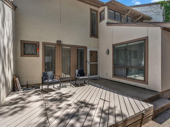 6433  Southpoint Drive , Dallas Texas 75248