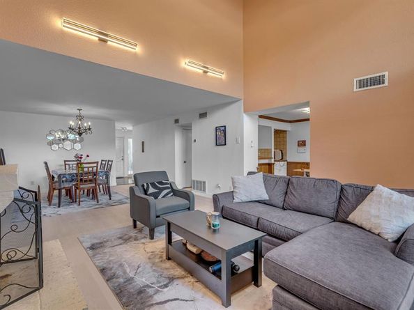 6433  Southpoint Drive , Dallas Texas 75248