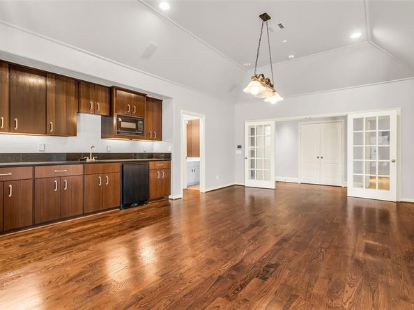 6406  Glendora Avenue , Dallas Texas 75230