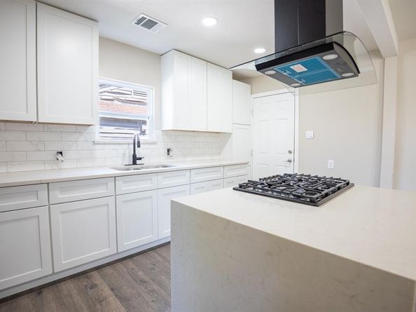 2662  Wilhurt Avenue , Dallas Texas 75216