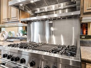 3505  Turtle Creek Boulevard  8B, Dallas Texas 75219