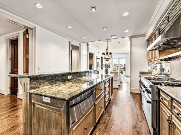 3505  Turtle Creek Boulevard  8B, Dallas Texas 75219