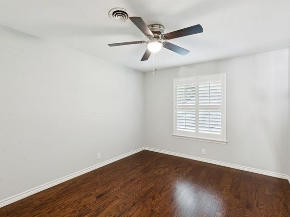 10525  Estate Lane , Dallas Texas 75238