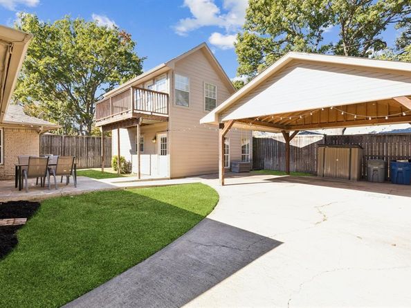 10525  Estate Lane , Dallas Texas 75238