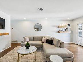 10525  Estate Lane , Dallas Texas 75238