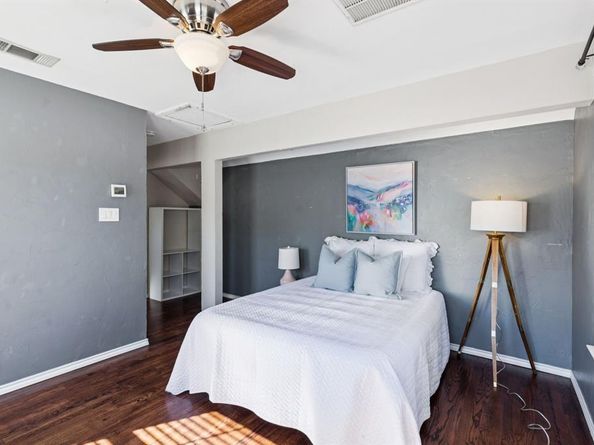 10525  Estate Lane , Dallas Texas 75238