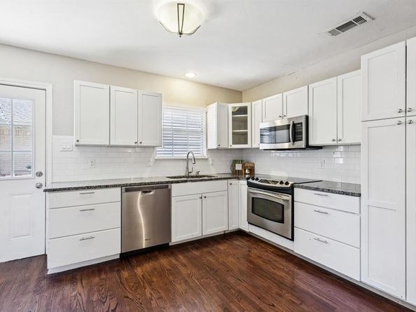 10525  Estate Lane , Dallas Texas 75238