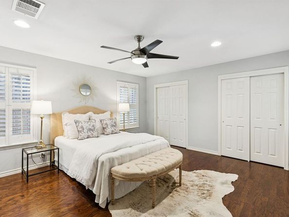 10525  Estate Lane , Dallas Texas 75238