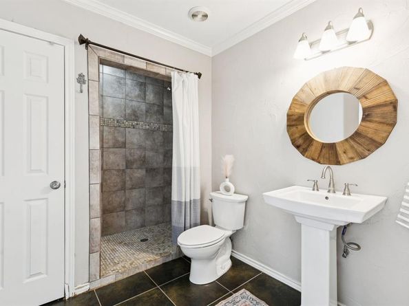 10525  Estate Lane , Dallas Texas 75238