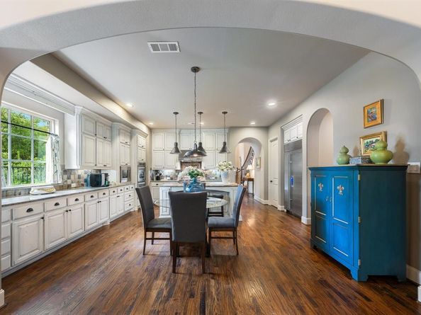 640  Clearwater Drive , Irving Texas 75039