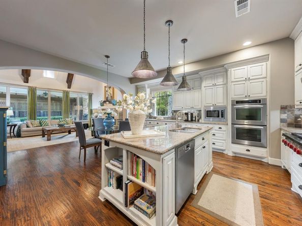 640  Clearwater Drive , Irving Texas 75039