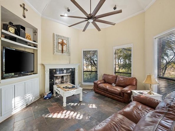 709  Timberview Court N, Fort Worth Texas 76112