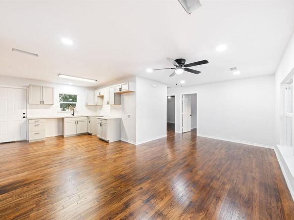 1536  Prichard Lane , Dallas Texas 75217