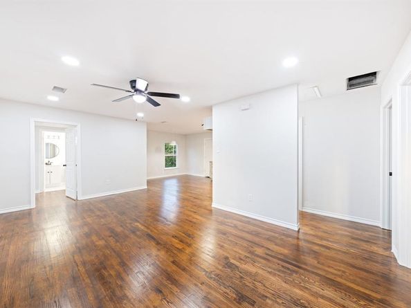 1536  Prichard Lane , Dallas Texas 75217