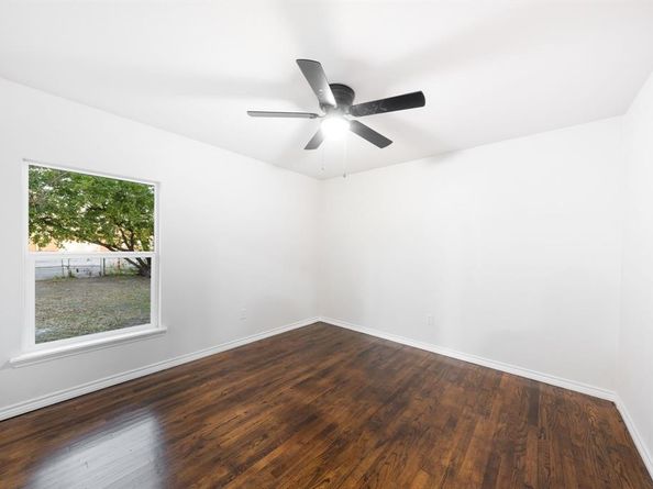 1536  Prichard Lane , Dallas Texas 75217