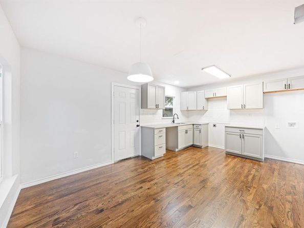 1536  Prichard Lane , Dallas Texas 75217