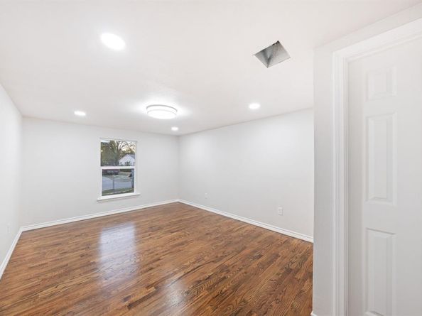 1536  Prichard Lane , Dallas Texas 75217