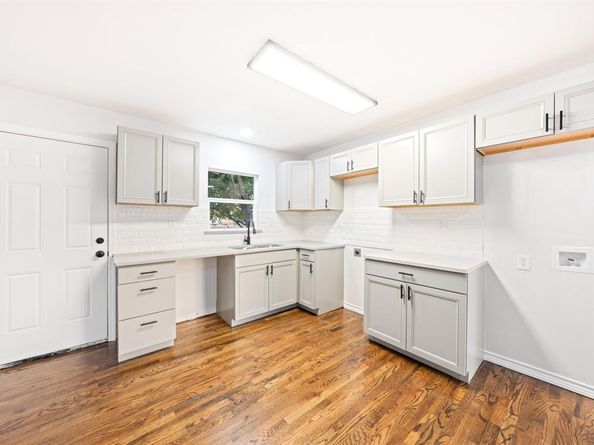 1536  Prichard Lane , Dallas Texas 75217