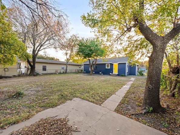 1536  Prichard Lane , Dallas Texas 75217