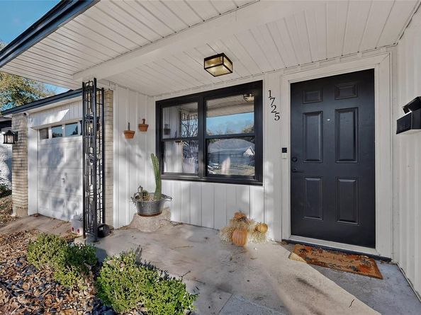 1725  Emerald Street , Grand Prairie Texas 75051