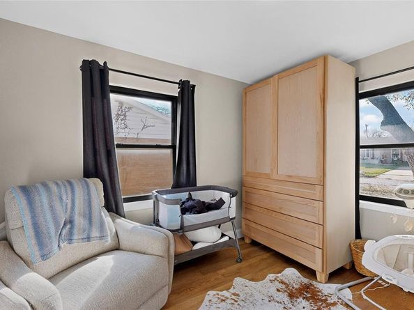 1725  Emerald Street , Grand Prairie Texas 75051