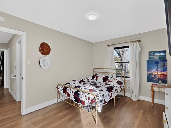 1725  Emerald Street , Grand Prairie Texas 75051