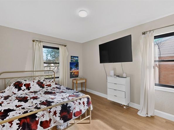 1725  Emerald Street , Grand Prairie Texas 75051