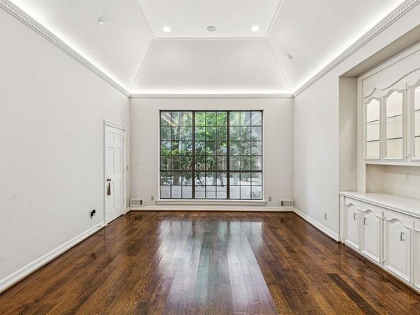 6410  Forest Creek Drive , Dallas Texas 75230