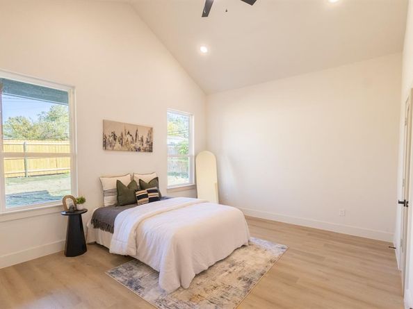 5104  Curzon Avenue , Fort Worth Texas 76107