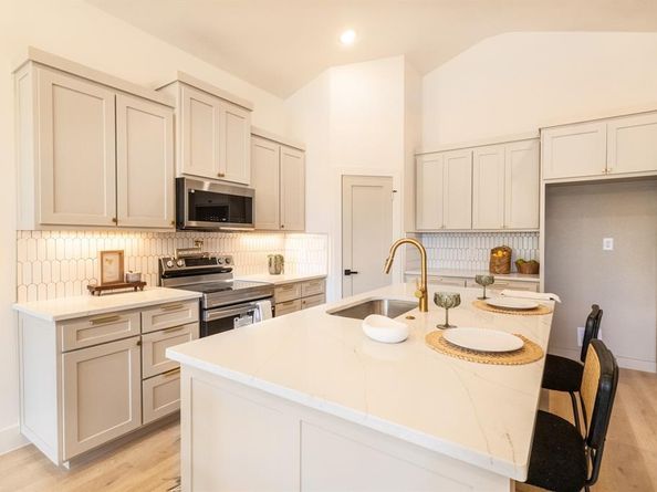 5104  Curzon Avenue , Fort Worth Texas 76107