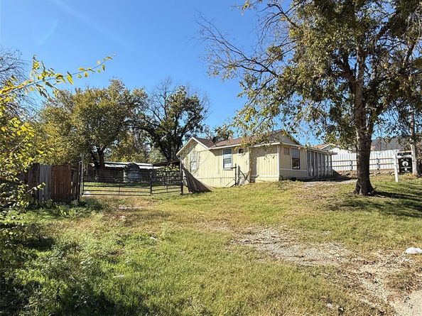 3203 NW 33rd Street , Fort Worth Texas 76106