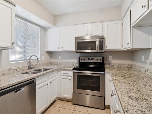 2195 W Aspen Drive , Dallas Texas 75227