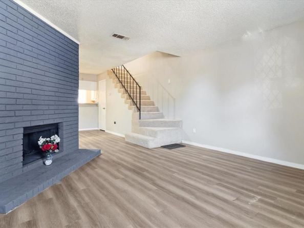 2195 W Aspen Drive , Dallas Texas 75227