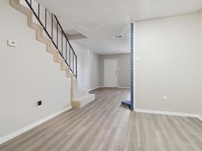 2195 W Aspen Drive , Dallas Texas 75227