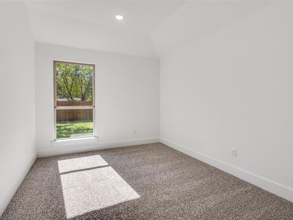 5401  Helmick Avenue , Fort Worth Texas 76107