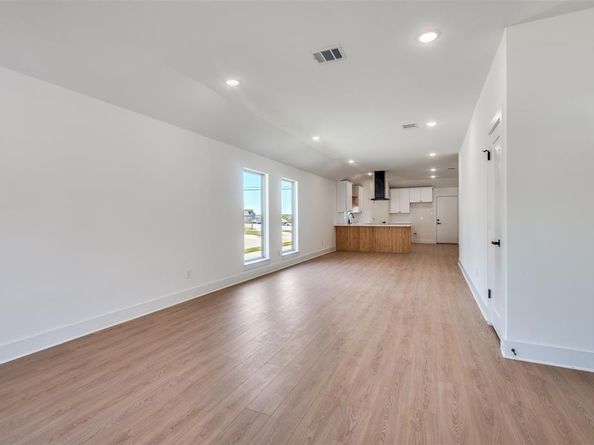 5401  Helmick Avenue , Fort Worth Texas 76107