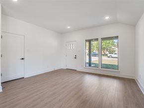 5401  Helmick Avenue , Fort Worth Texas 76107