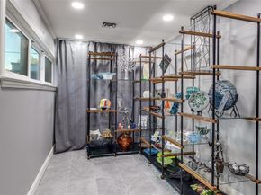 6566  Ridgeview Circle , Dallas Texas 75240