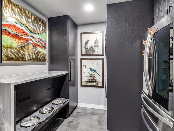 6566  Ridgeview Circle , Dallas Texas 75240