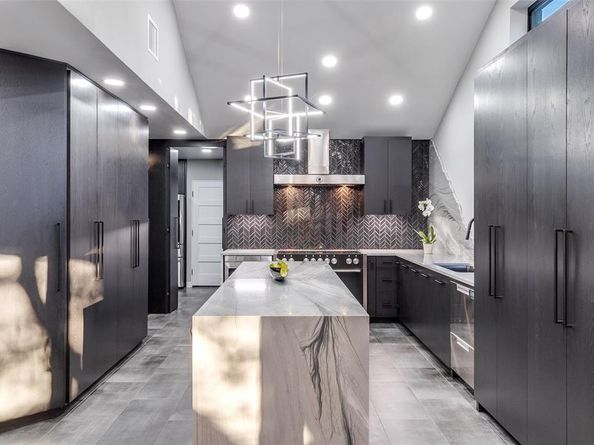 6566  Ridgeview Circle , Dallas Texas 75240