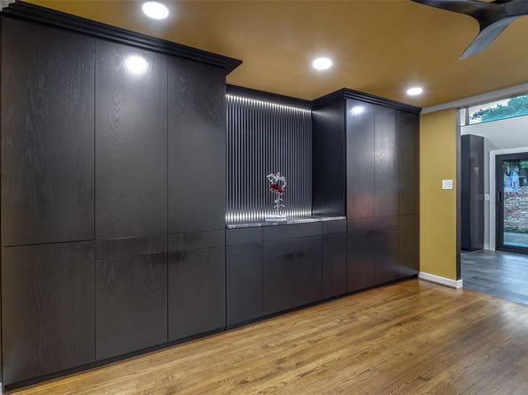 6566  Ridgeview Circle , Dallas Texas 75240