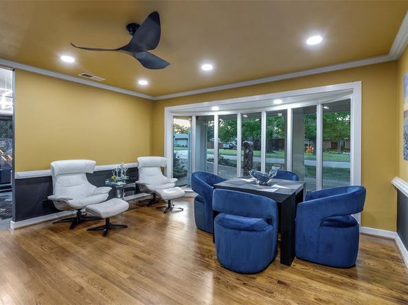 6566  Ridgeview Circle , Dallas Texas 75240