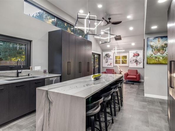 6566  Ridgeview Circle , Dallas Texas 75240