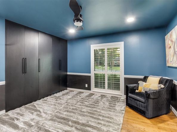 6566  Ridgeview Circle , Dallas Texas 75240