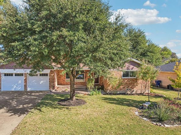 1310  Patricia Lane , Garland Texas 75042