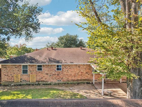 1310  Patricia Lane , Garland Texas 75042