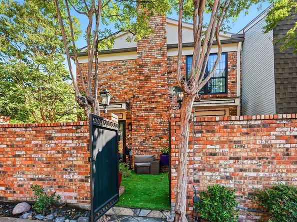 15922  Archwood Lane  1011, Dallas Texas 75248