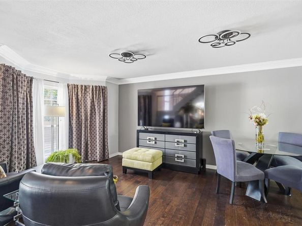 15922  Archwood Lane  1011, Dallas Texas 75248